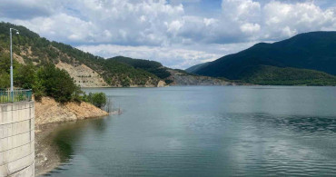 Bolu'daki Köprübaşı Barajı'nda Kontrollü Su Tahliyesi Başlatıldı