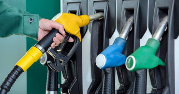 Brent petrolün düşüşü sonrası müjde geldi: Akaryakıt fiyatlarına yarından itibaren indirim geliyor