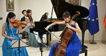 Brüksel'de Genç Yeteneklerin Yıl Sonu Konseri Düzenlendi