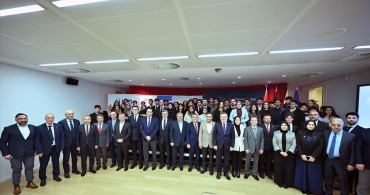 Brüksel'de Türk Öğrenciler Geleceğin Liderleriyle Buluştu