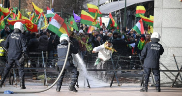 Brüksel'de YPG/SDG Yandaşlarına Polis Müdahalesi