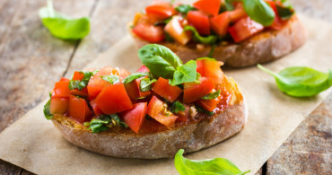 Bruschetta Nasıl Yapılır? Bruschetta Tarifi