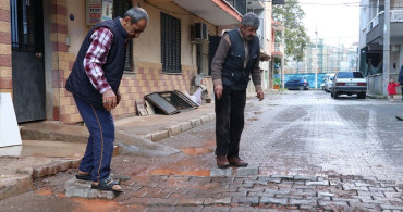 Buca'da Mahalle Sakinleri Kendi Yolunu Onardı