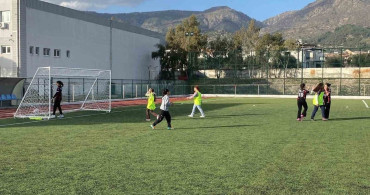 Buharkent'te uyuşturucuyla mücadeleye futbol desteği
