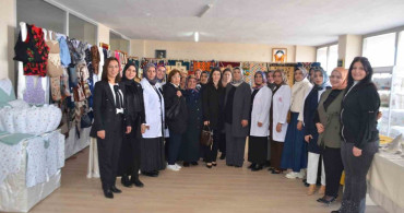 Bulanık'ta Kadın Üreticiler Yıl Sonu Sergisi Düzenledi