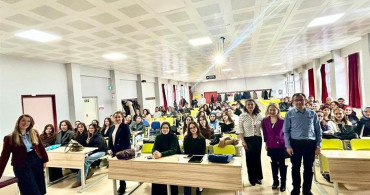 Bülent Ecevit Üniversitesi'nde 96 öğrenciye emzirme danışmanlığı eğitimi verildi