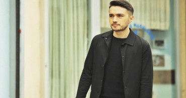 Burak Dakak sevenlerini korkuttu: Tiyatro oyununda kaza geçirdi hemen hastaneye kaldırıldı