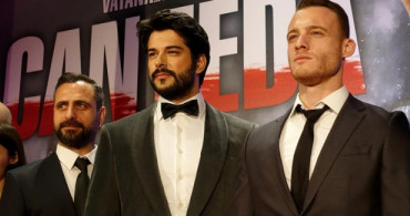 Burak Özçivit'in Yüzü Gülmüyor