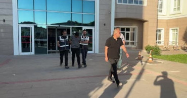 Burdur'da evine gelen adamı öldüren genç tutuklandı