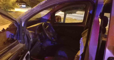 Burdur'da otobüs ile hafif ticari araç çarpıştı: 3 yaralı