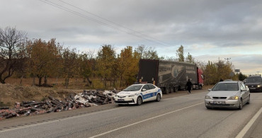 Burdur'da Otomobil-Tır Çarpışması: Öğretim Görevlisi Hayatını Kaybetti
