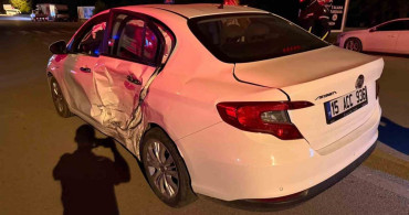 Burdur'da otomobiller çarpıştı: 6 yaralı