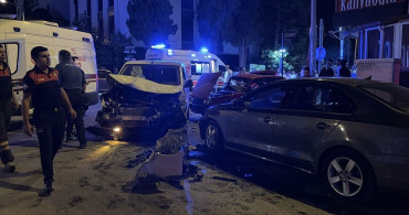 Burdur'da Üç Araçlı Kaza: 1 Ölü, 4 Yaralı