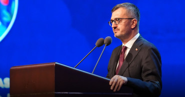 Burhanettin Duran: “Çocukların Sesi İnsanlığın Umudu”