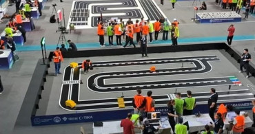 Burhaniye Öğrencilerinin Robot Yarışmasındaki Başarısı