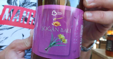 Burhaniye'de 7. Aromaterapi Festivali'nde soğan balı tanıtıldı