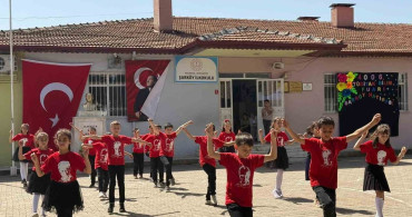 Burhaniye'de Bilim Fuarı Heyecanı