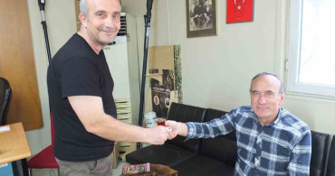 Burhaniye’de Çay Keyfi: Şakir Cihan’ın Usta Çayı