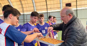 Burhaniye’de Gençlik Futbol Müsabakası Finali Gerçekleşti