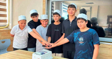 Burhaniye'de İmam Hatip Ortaokulu Kur’an Kursu ilk hafızını yetiştirdi