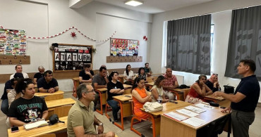 Burhaniye'de lgs tercih danışmanlığı bilgilendirme toplantısı yapıldı