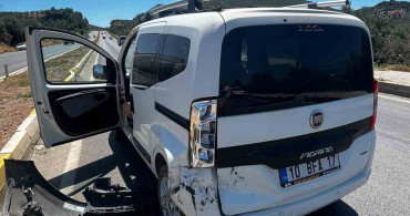 Burhaniye'de otomobiller çarpıştı, yaralanan yok