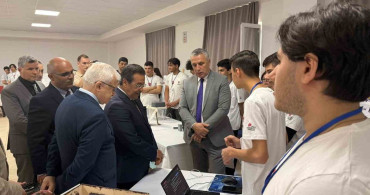 Burhaniye’de TÜBİTAK 4006-A Bilim Fuarı Açıldı