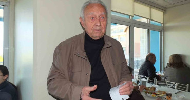 Burhaniye'de Yüksek Öğrenim Derneği Üyeleri Kahvaltıda Bir Araya Geldi