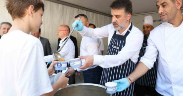Bursa Büyükşehir’den 17 ilçede aşure ikramı