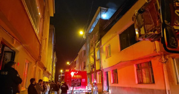 Bursa İnegöl'de 3 Katlı Binanın Çatısında Yangın Çıktı