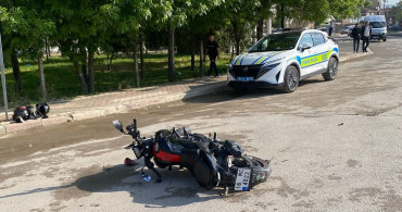 Bursa İnegöl'de Motosiklet ve Otomobil Çarpışması: 5 Yaralı