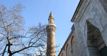 Bursa Ulu Cami'de 'Kul Hakkından Sakın' Mahyası Hazırlanıyor