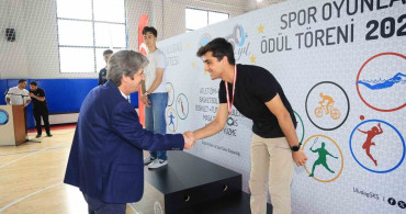 Bursa Uludağ Üniversitesi Spor Oyunları Şampiyonları Ödüllendirildi