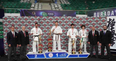 Bursa’da 4 ülkeden 180 sporcu, Kyokushin Kupası'nda buluştu
