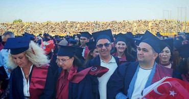 Bursa'da aile hekimi dr. ahmet kartal, 10'uncu diplomasını eskişehir'de aldı