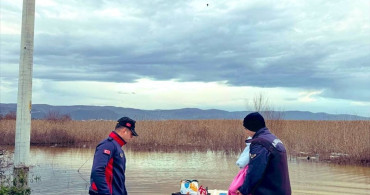 Bursa'da Aile Su Çiğliğinde Mahsur Kaldı, Kurtarıldı