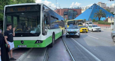 Bursa'da anne ve bebeğine otobüs çarptı, 2 yaralı