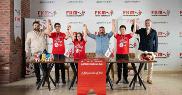 Bursa'da aynı okuldan 3 öğrenci 2026 LGS'de Türkiye birincisi oldu