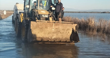 Bursa'da Çapraz Çayı Taştı, Ulaşım Kesildi