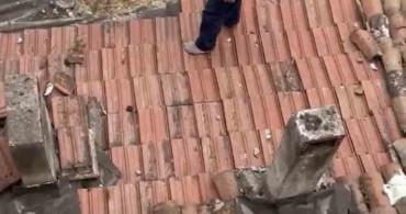 Bursa'da Çatıya Saklanan Firari Polisi İzlerken Yakalandı