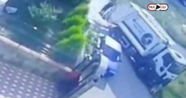 Bursa'da, Çöp Kamyonu Anne Ve Kızını Ezdi