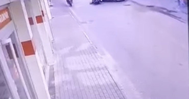 Bursa'da Gerçek Kaza: Motosiklet ve Otomobil Çarpıştı