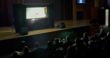 Bursa'da 'Karagöz'e İş Ardına Düş' Gölge Oyunu Sahnelendi