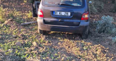 Bursa'da Kontrolden Çıkan Araç Ağaca Çarptı, Sürücü Sağ Salim Kurtuldu