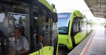 Bursa'da Metroya Yıldırım Düştü