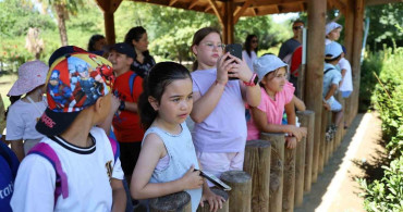 Bursa'da minik kaşifler hayvanat bahçesinde eğitici bir gün geçirdi