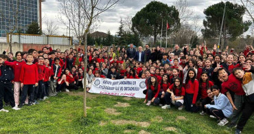 Bursa’da Öğrenciler Fidan Dikti
