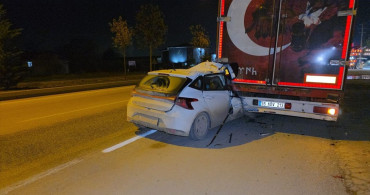 Bursa'da Park Halindeki Tıra Çarpan Sürücü Ağır Yaralandı