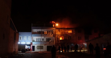 Bursa'da Plastik İmalathanesi Alev Aldı!