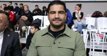 Bursa'da Şehit Cüneyt Yıldız 15 Yaş Altı Güreş Turnuvası Düzenleniyor